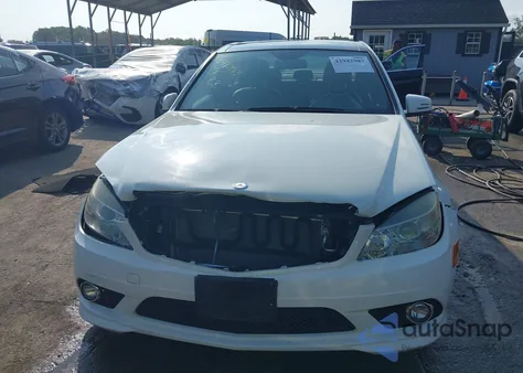 2010 Mercedes-Benz C 300 Luxury 4Matic/Sport 4Matic z USA, uszkodzony, nr VIN WDDGF8BBXAF433131